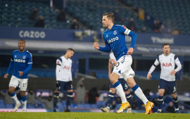 表現得更加 表現得更加